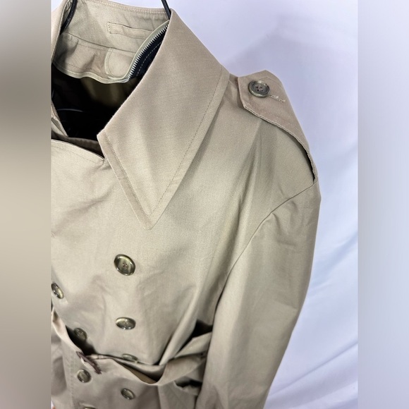Vintage London Fog tan double breasted trench coat size 40 - Picture 4 of 11